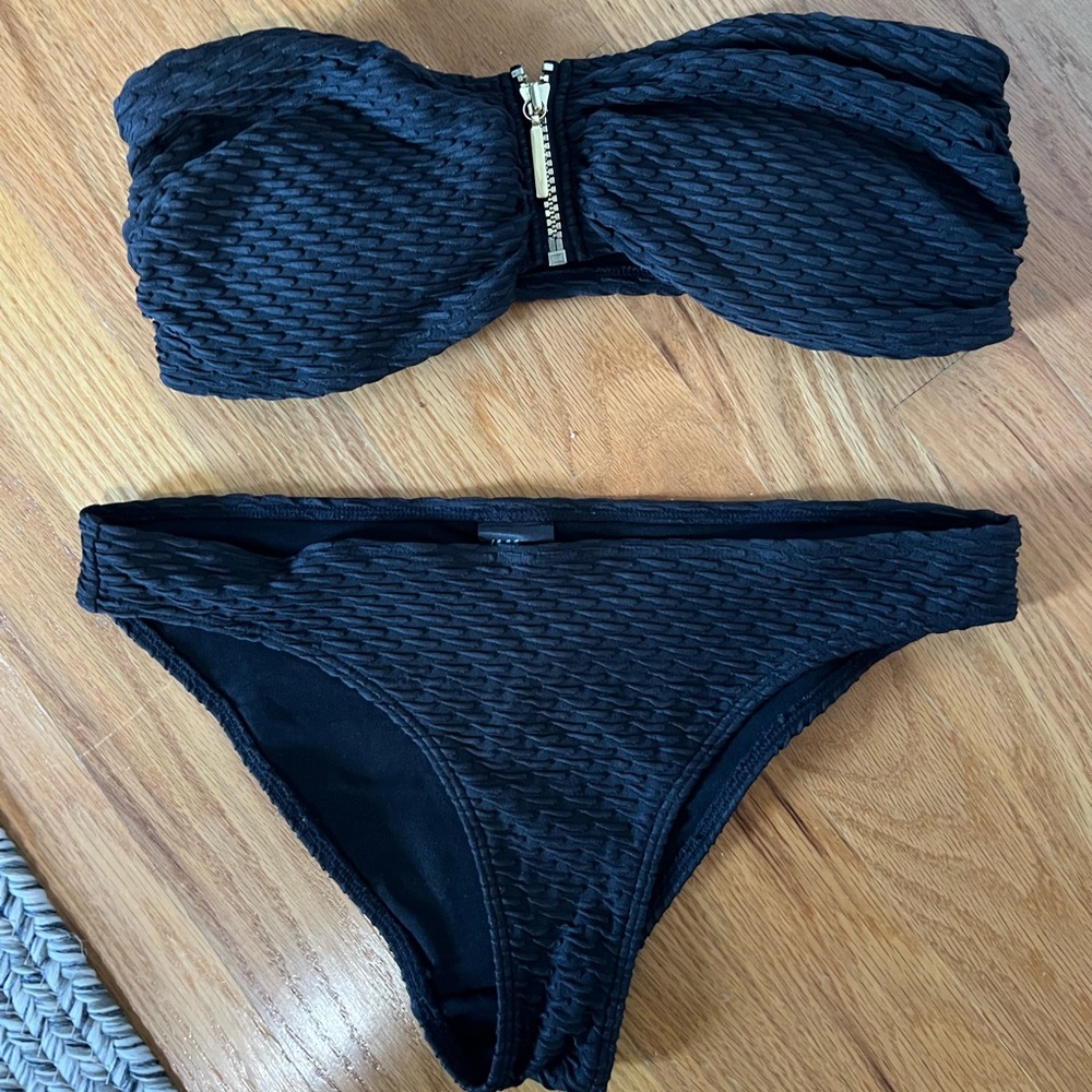 Black bandeau bikini